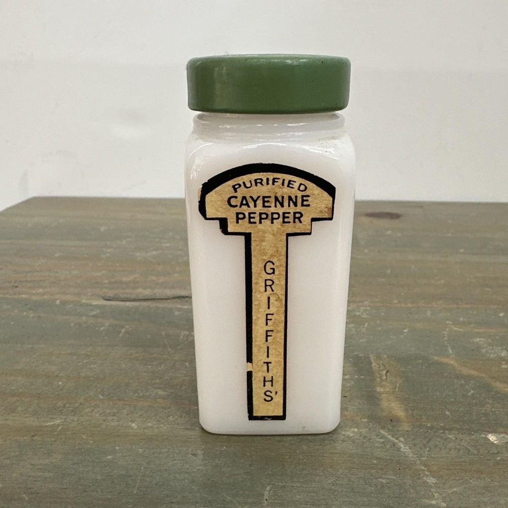 Vintage Griffith's Cayenne Pepper 3/4 oz spice Jar White Milkglass jar Green lid